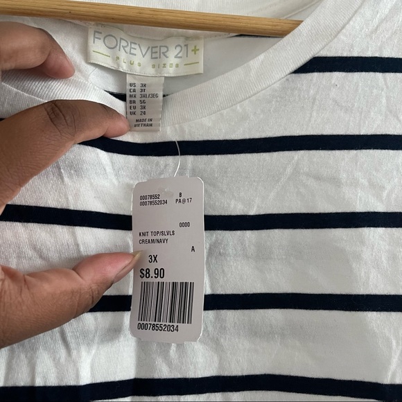 Black and white striped tank top - Picture 3 of 5